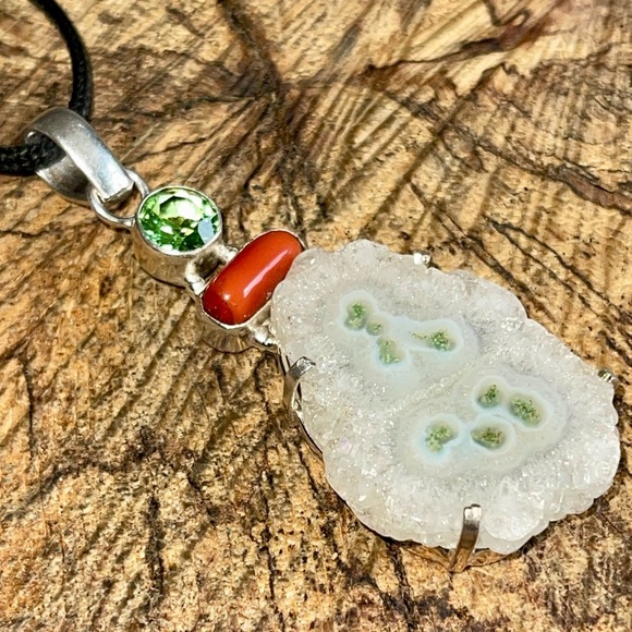 Solar Quartz Pendant 2 7/8” - Picture 7 of 15